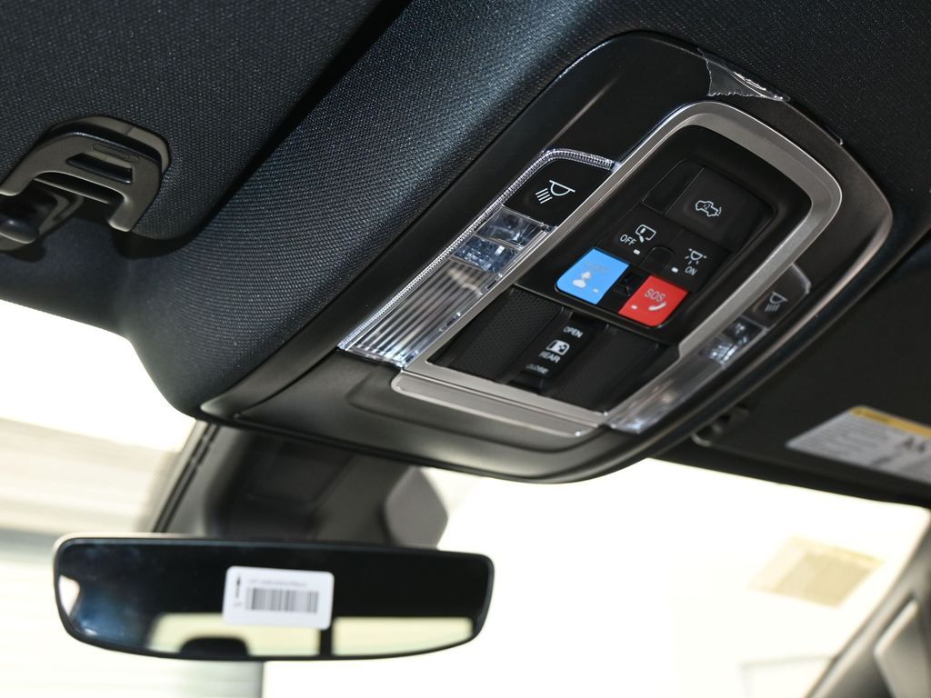 New 2026 Diamond Black Crystal Pearlcoat Ram RHO image 21