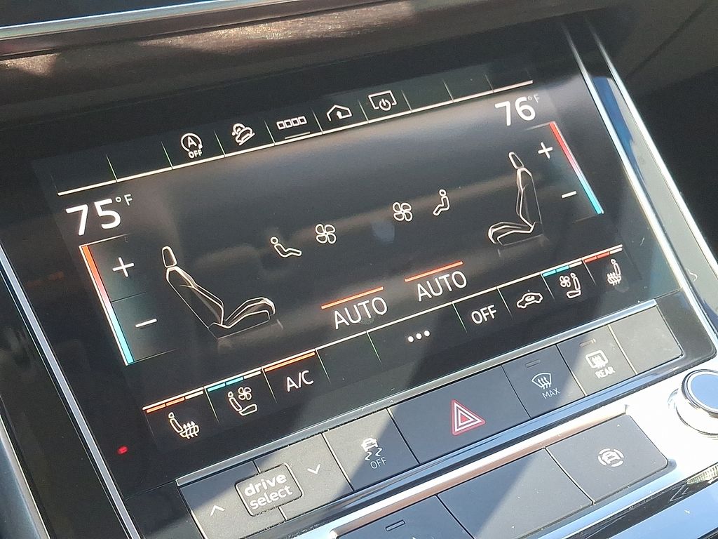 Thumbnail: 2022 Audi Q8 - 16