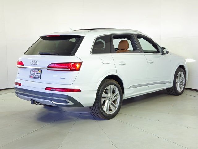 2021 Audi Q7 55 Premium 7