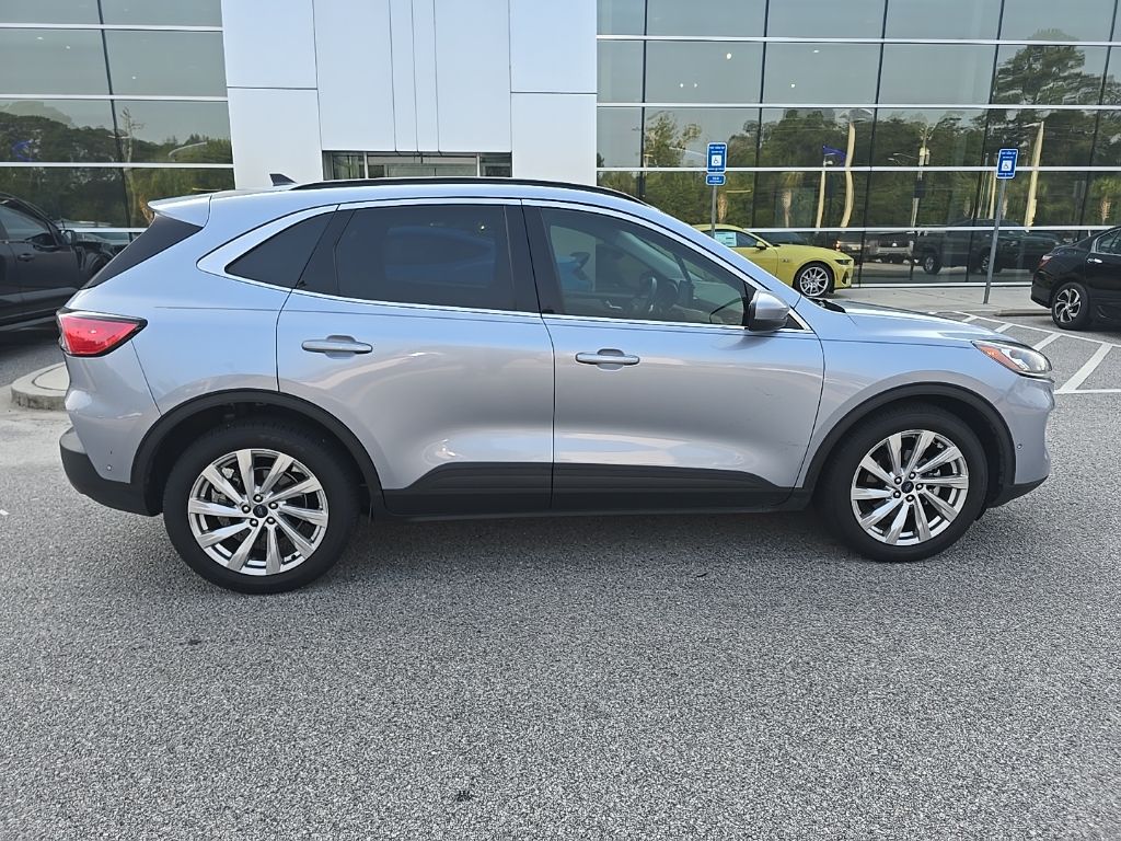 2022 Ford Escape Titanium Hybrid