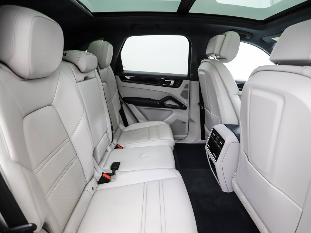 Thumbnail: 2021 Porsche Cayenne - 27