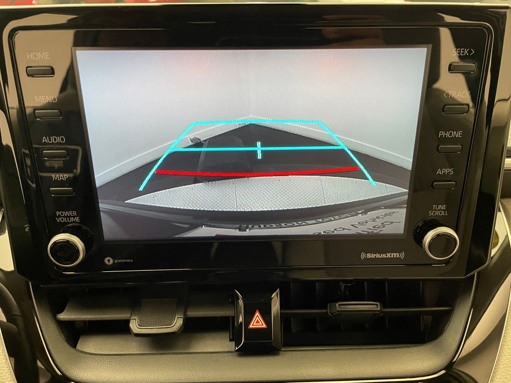 2022 Toyota Corolla Cross LE 26