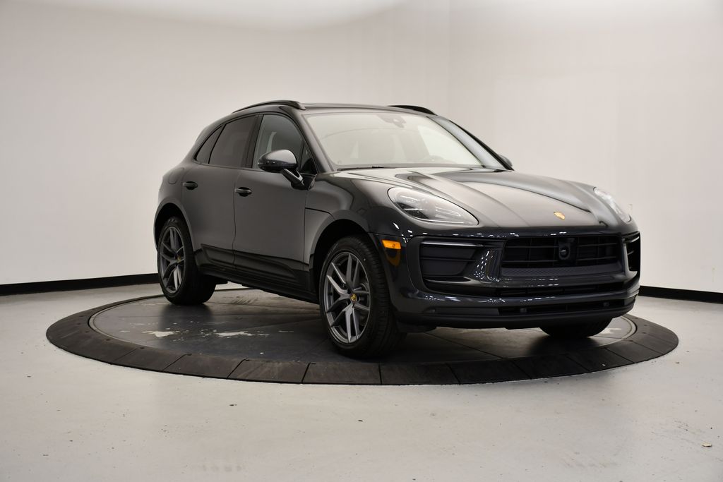 Thumbnail: 2026 Porsche Macan - 9