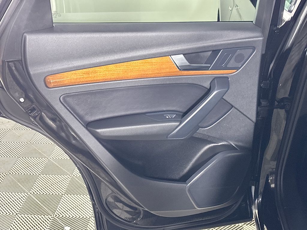 2023 Audi Q5 45 S line Premium