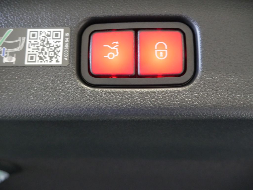 Thumbnail: 2026 Mercedes-Benz E-Class - 25