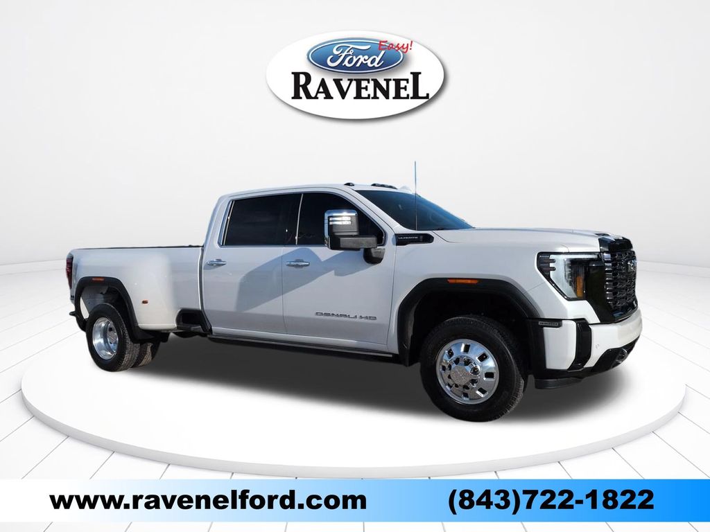 2025 GMC Sierra 3500HD Denali Ultimate Crew Cab 4WD