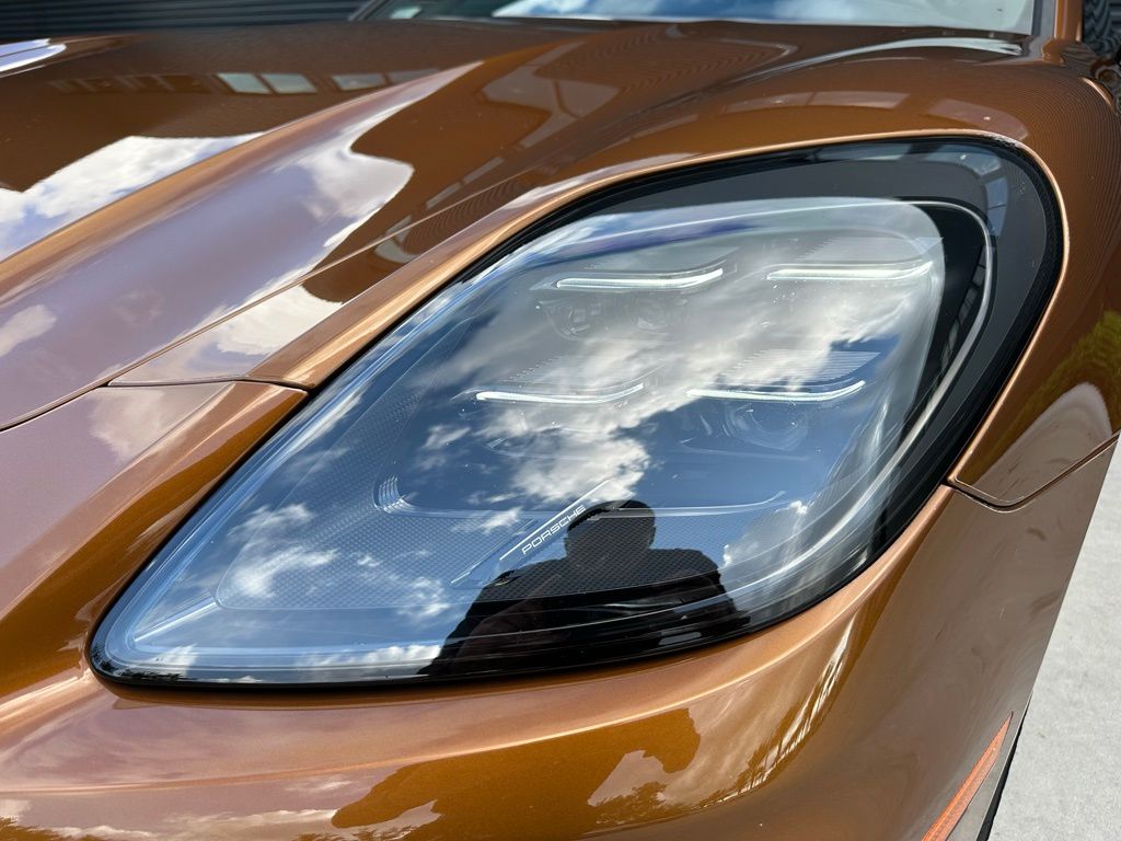 2025 Porsche Panamera  12