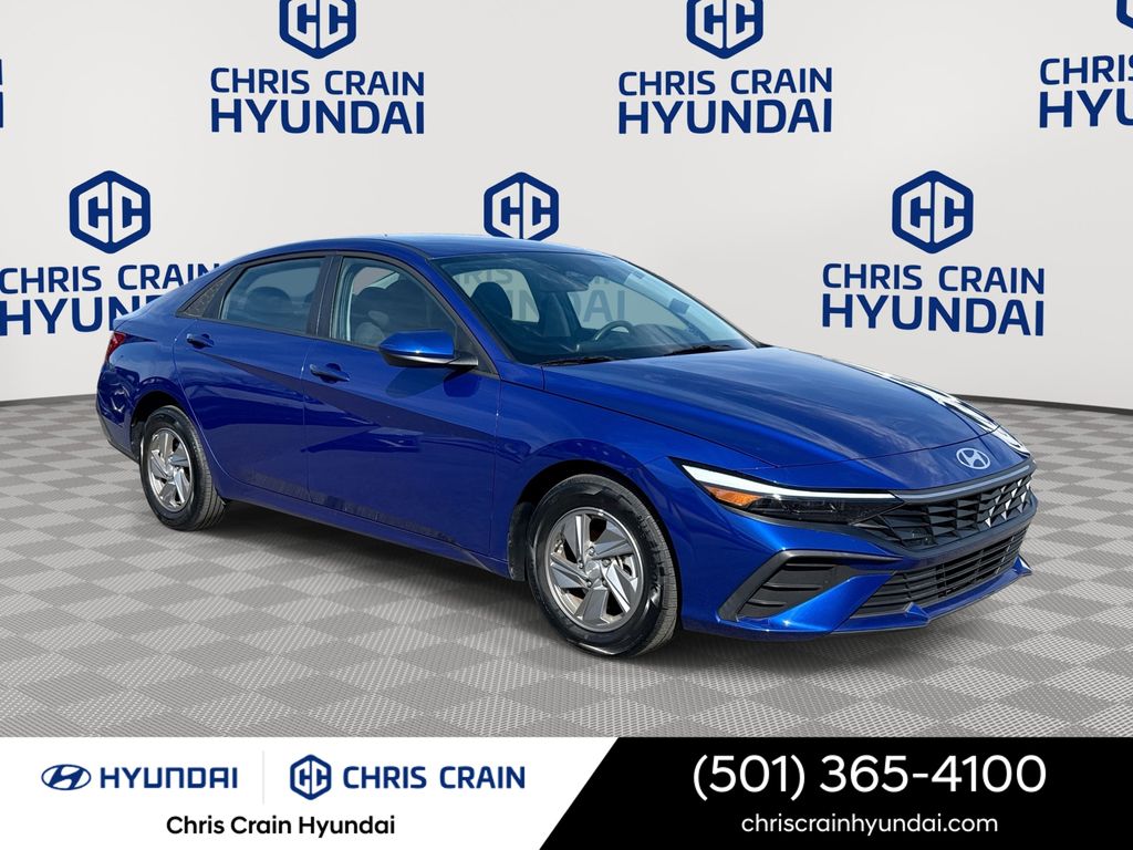 2024 Hyundai Elantra SE FWD