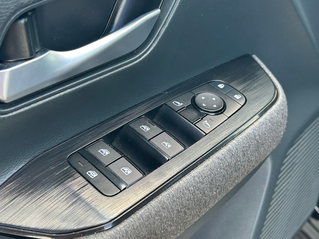 Used 2025 Nissan Kicks SUV