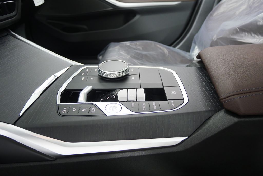 Thumbnail: 2025 BMW 3 Series - 22