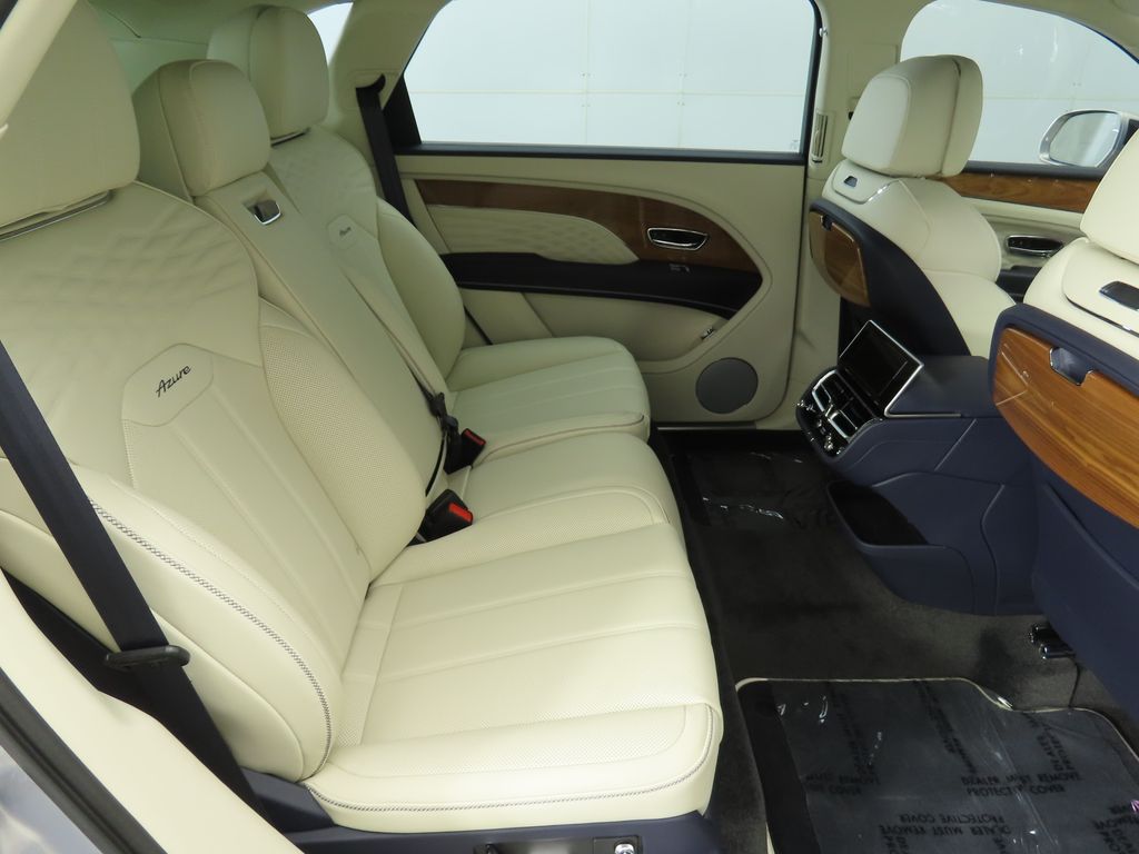 Thumbnail: 2025 Bentley Bentayga - 19