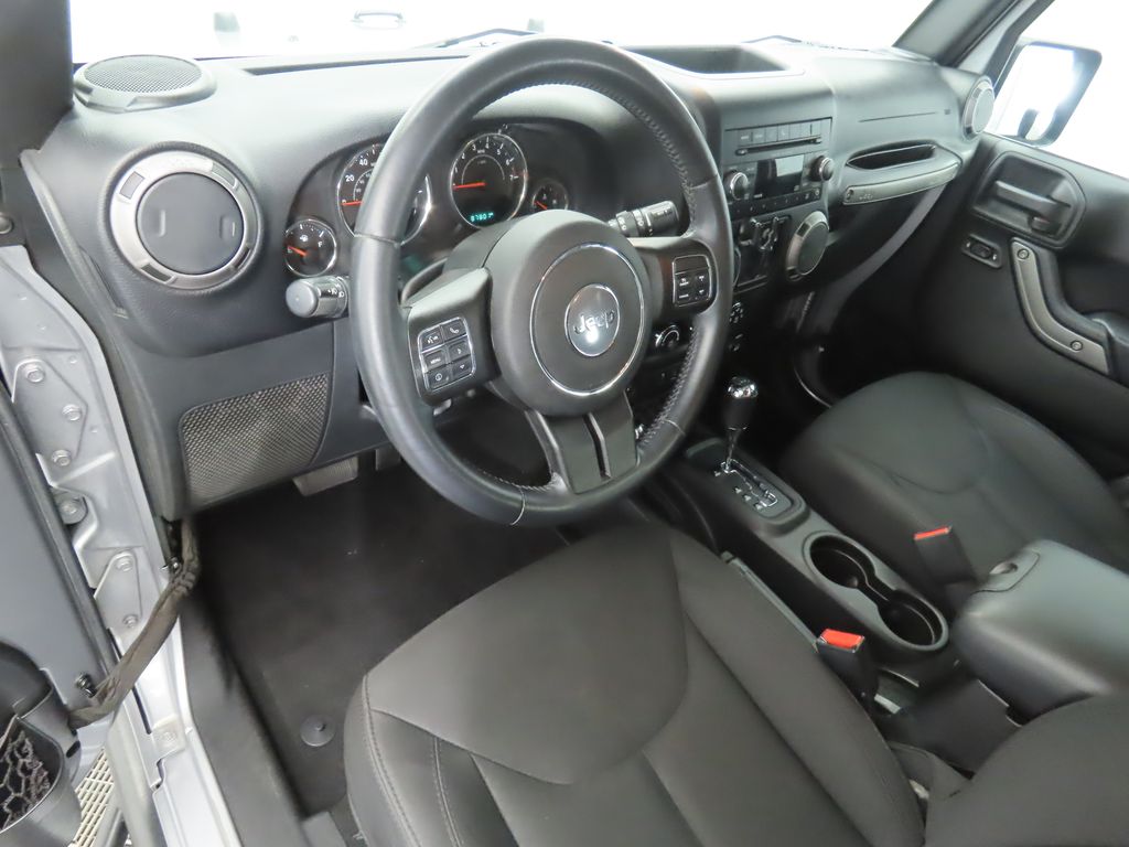 2015 Jeep Wrangler Unlimited Sport 9