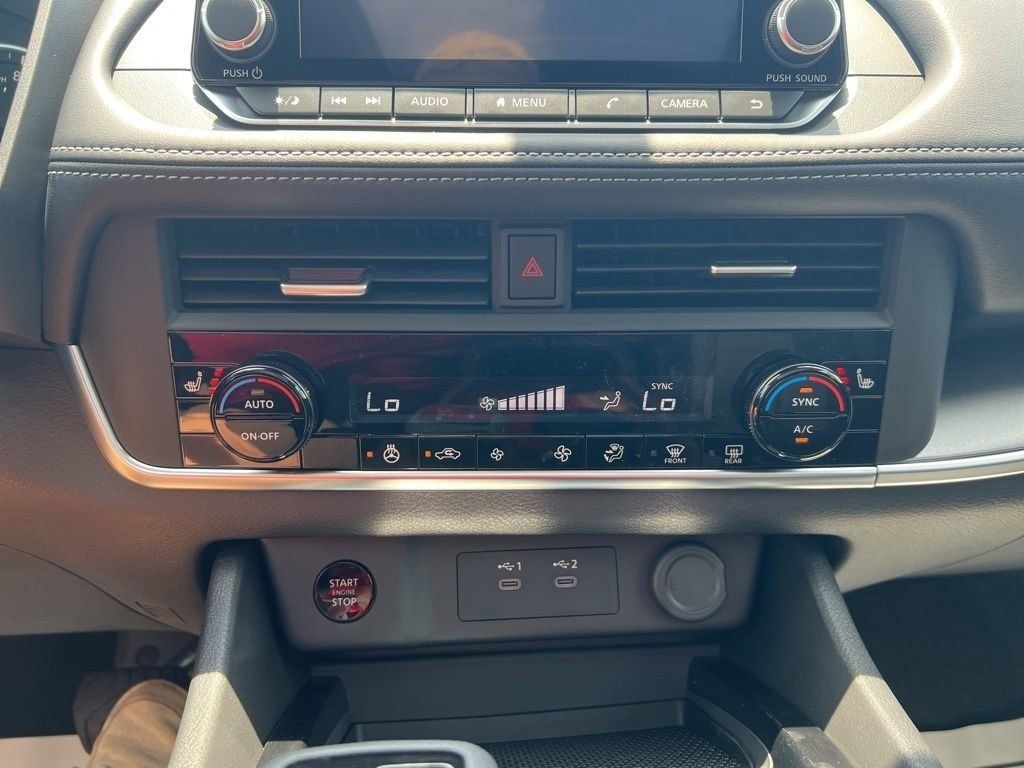 2025 Everest White Pearl Nissan Rogue SV FWD SUV
