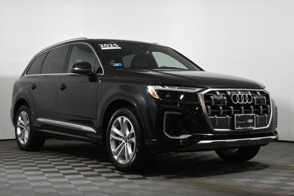 2025 Audi Q7 Premium 9