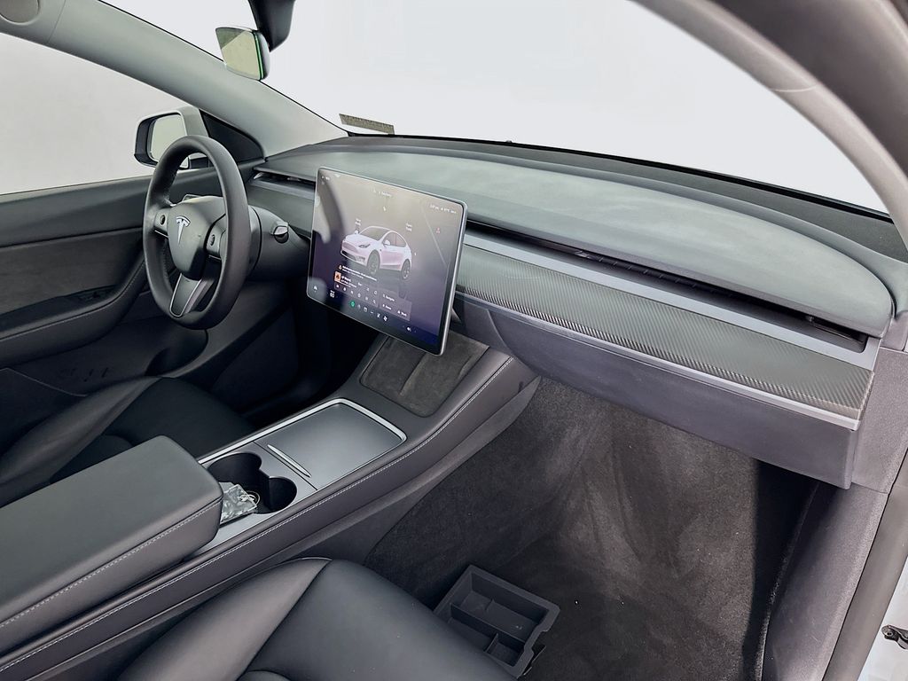 Thumbnail: 2022 Tesla Model Y - 27