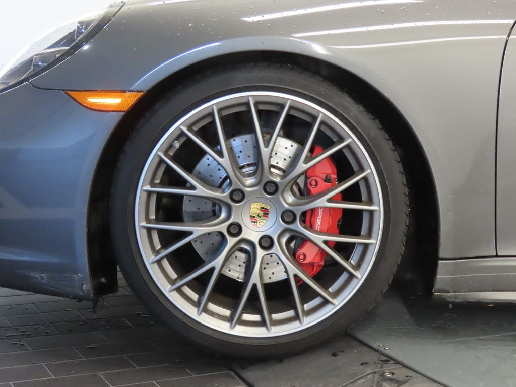 Thumbnail: 2017 Porsche 911 - 11