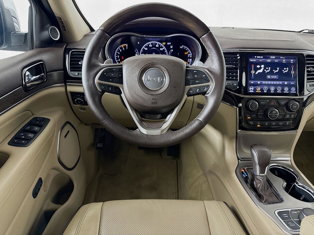 Thumbnail: 2020 Jeep Grand Cherokee - 24