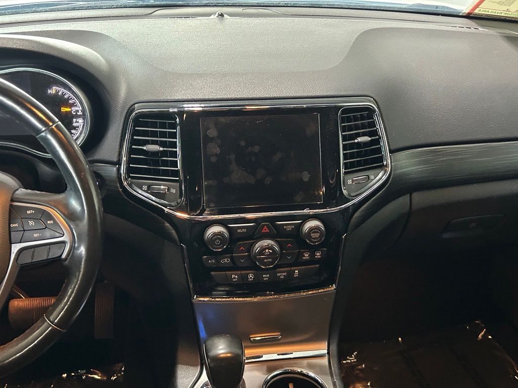 Used 2020 Bright White Clearcoat Jeep Altitude image 10