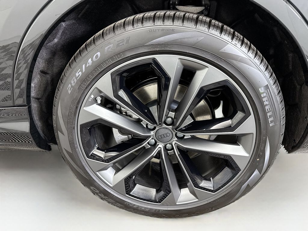 Thumbnail: 2026 Audi Q7 - 32