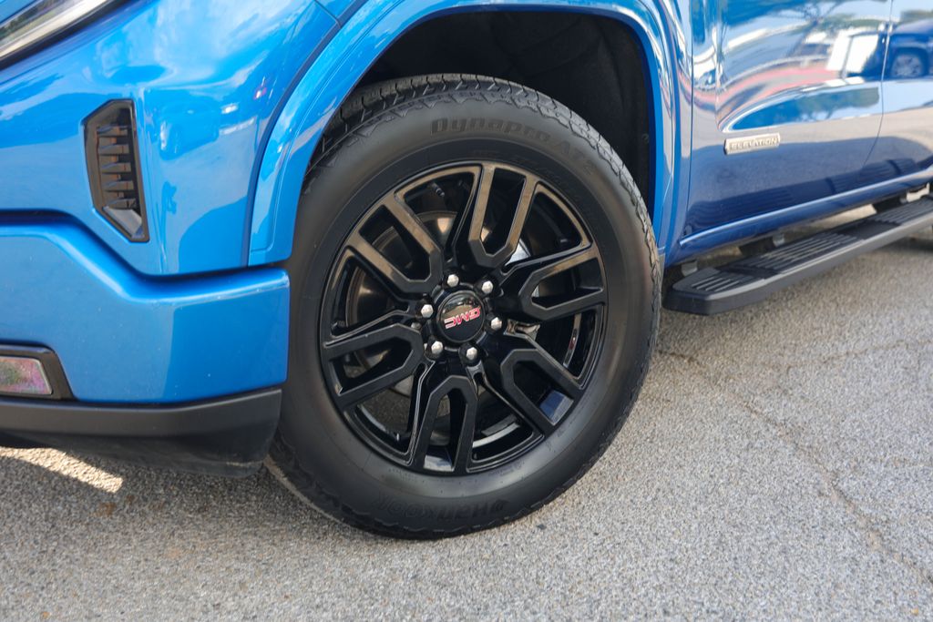 Used 2022 Blue GMC Elevation image 4