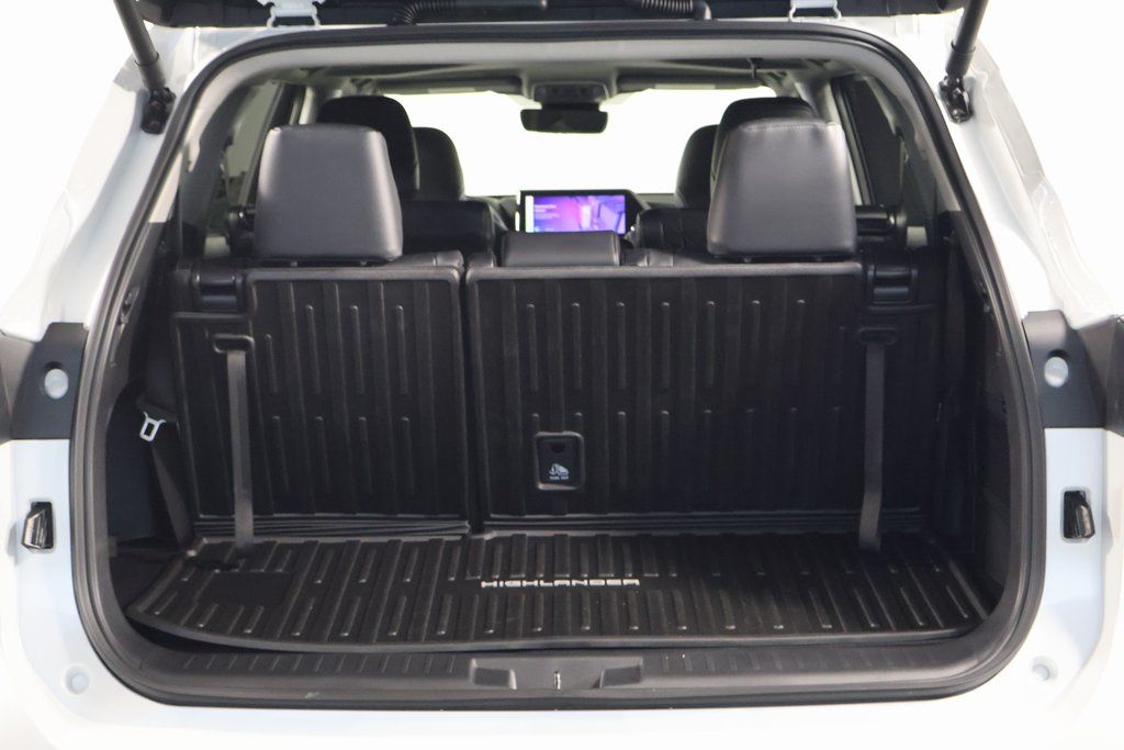 Thumbnail: 2025 Toyota Highlander - 9