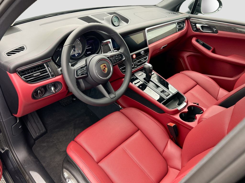 Thumbnail: 2026 Porsche Macan - 4