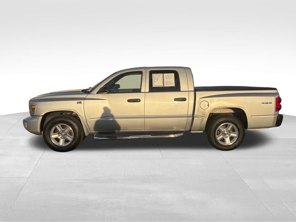 2011 Dodge Dakota SXT SLT photo 2