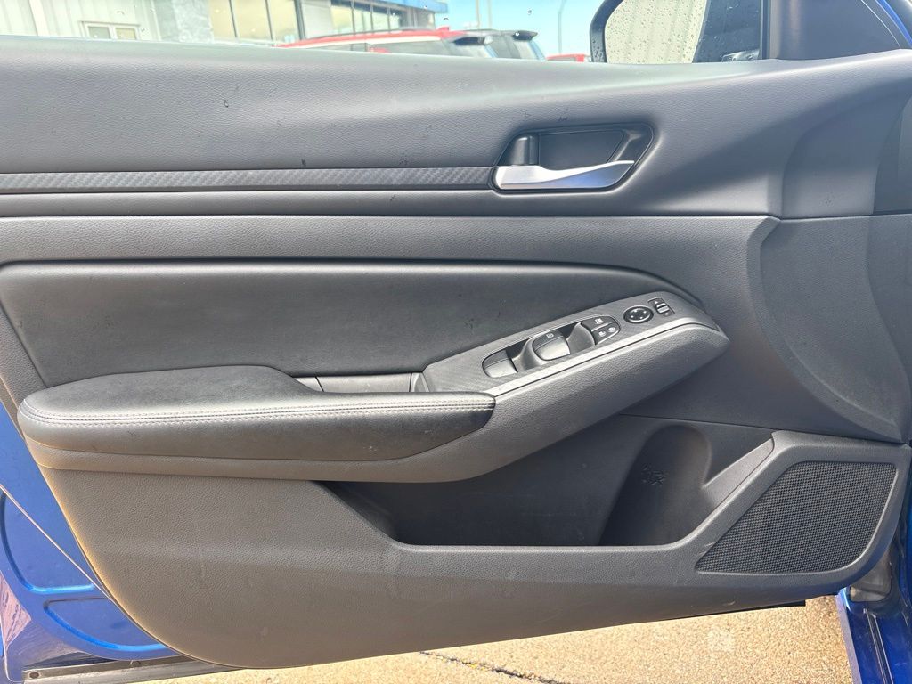 Used 2025 Nissan Altima Sedan