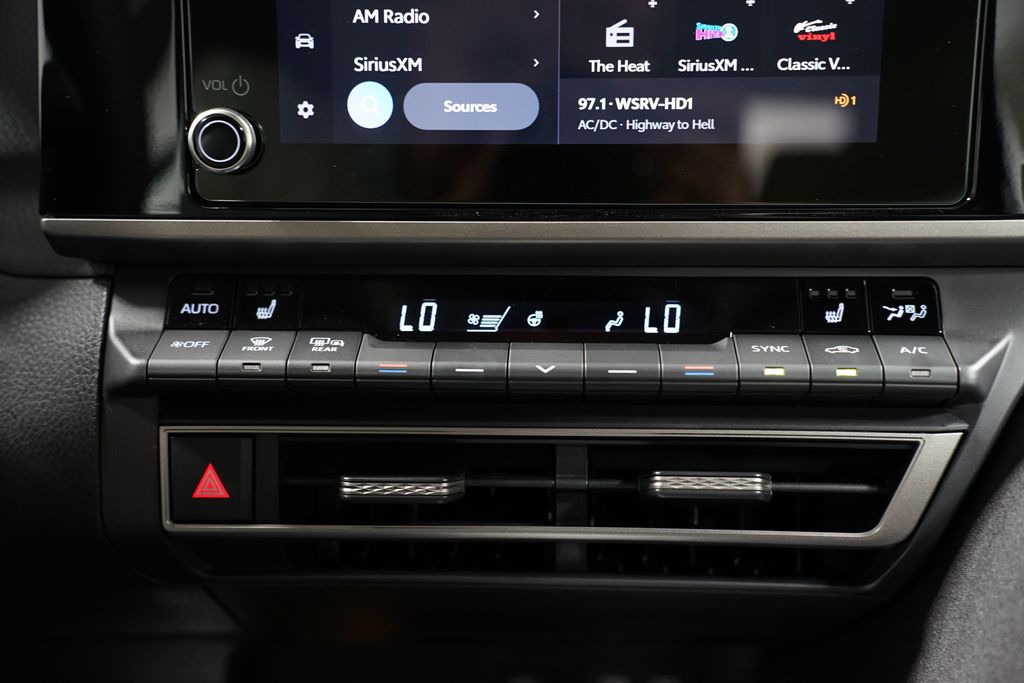 2025 Toyota Camry LE 20