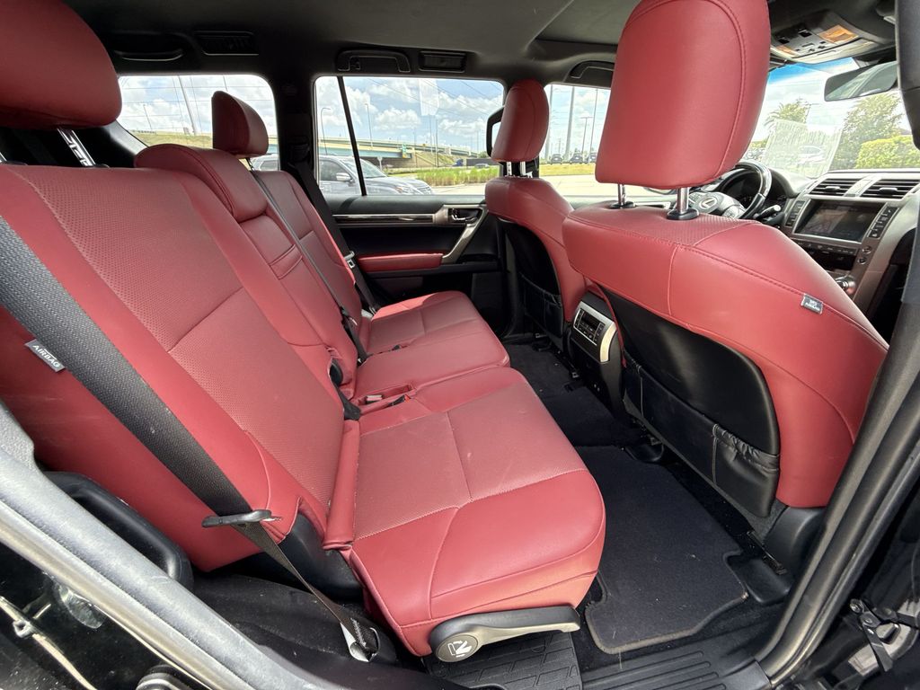 Thumbnail: 2021 Lexus GX - 17