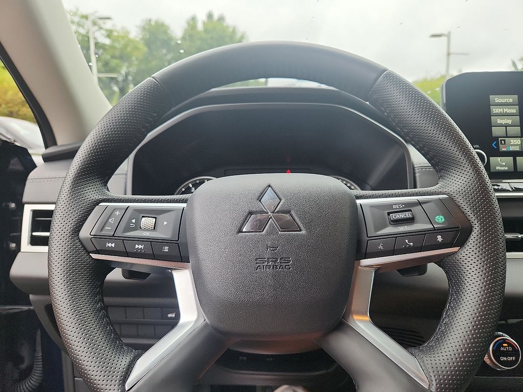 Thumbnail: 2024 Mitsubishi Outlander - 19
