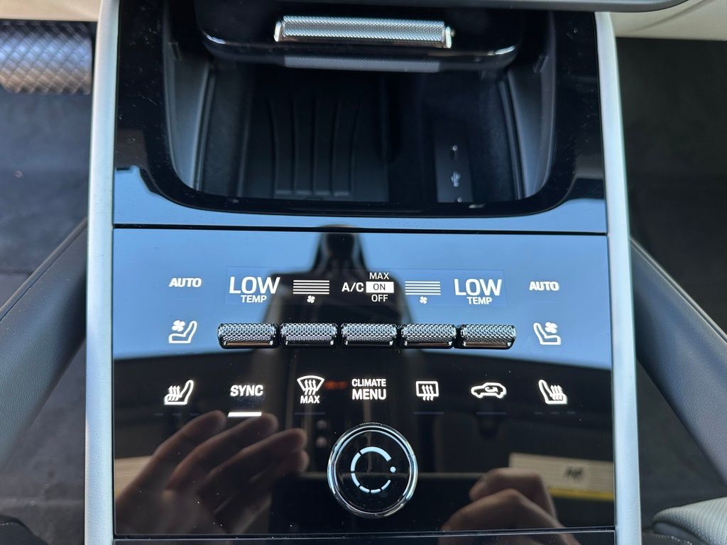 2025 Porsche Cayenne  21