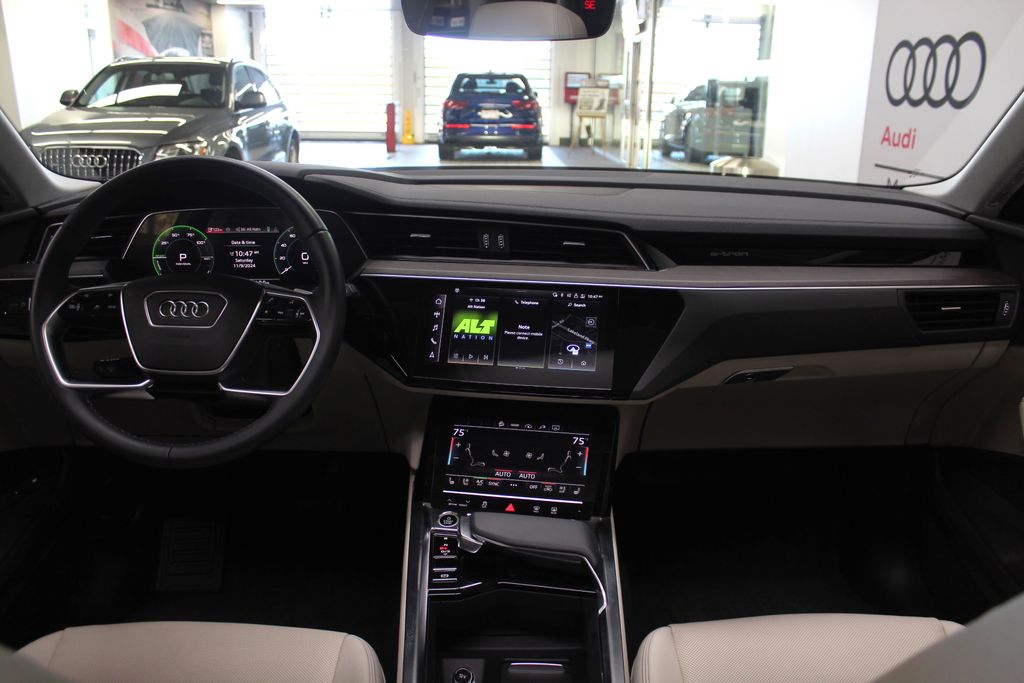 2024 Audi Q8 e-tron Premium Plus 10