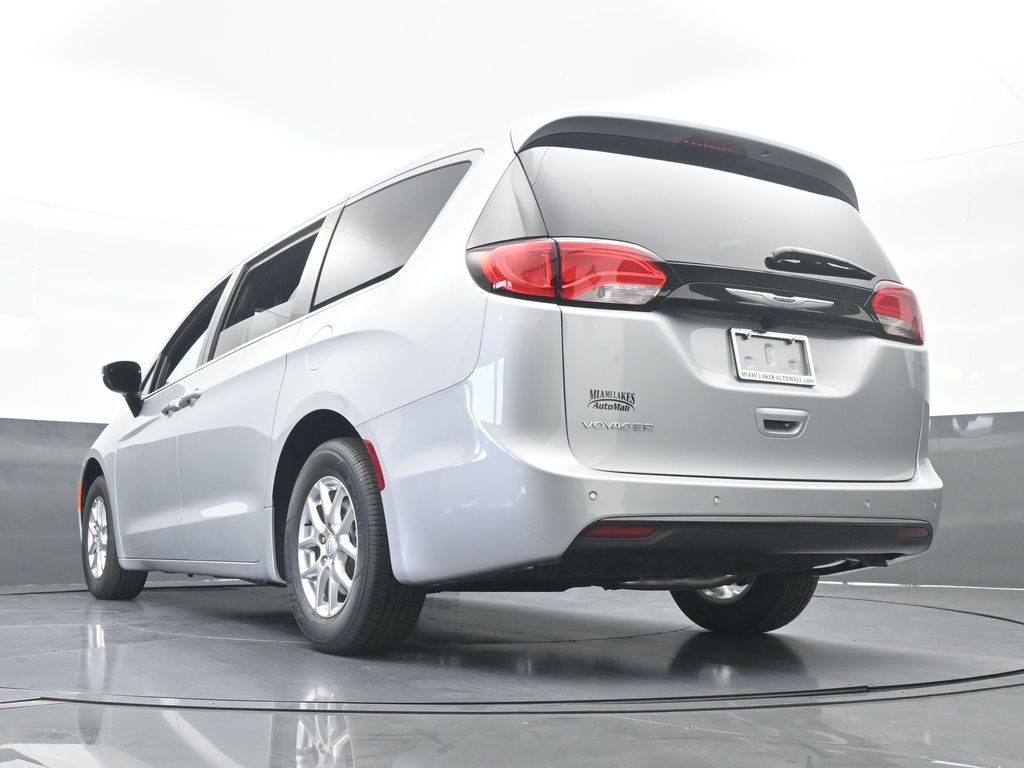 New 2026 Silver Mist Clearcoat Chrysler LX image 55