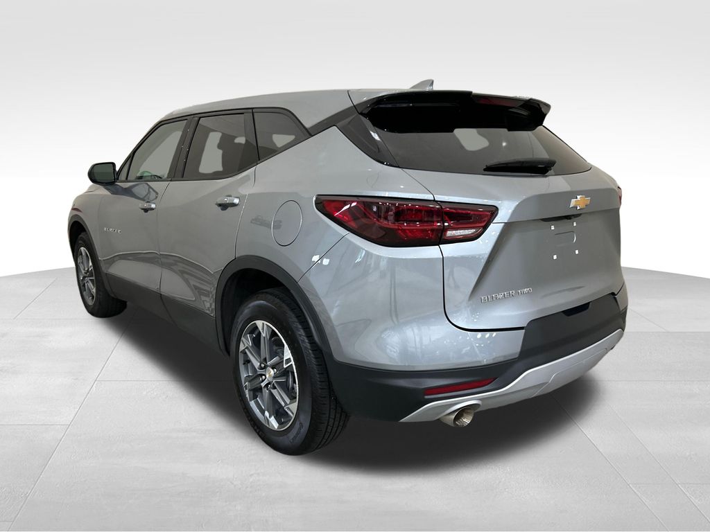 Used 2025 Gray Chevrolet LT image 3