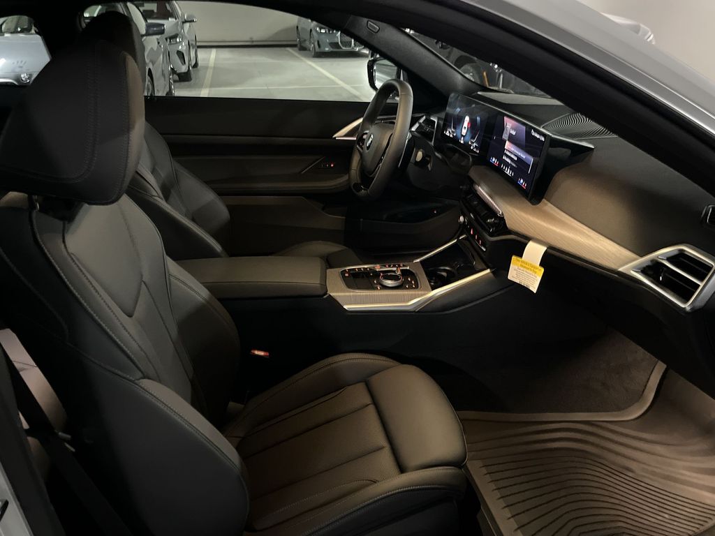 Thumbnail: 2025 BMW 4 Series - 25