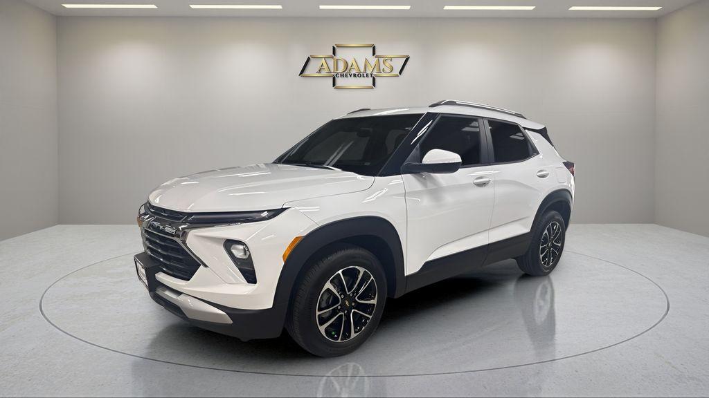 Summit White 2026 Chevrolet Trailblazer SUV / Crossover Front-Wheel Drive Continuously Variable Transmission