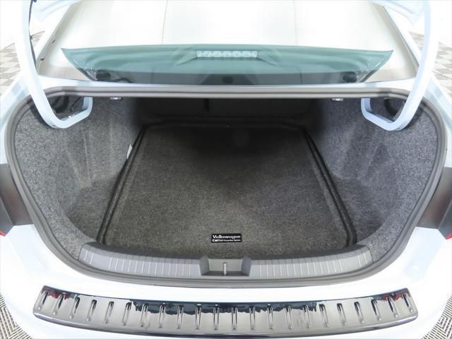 Thumbnail: 2026 Volkswagen Jetta - 28