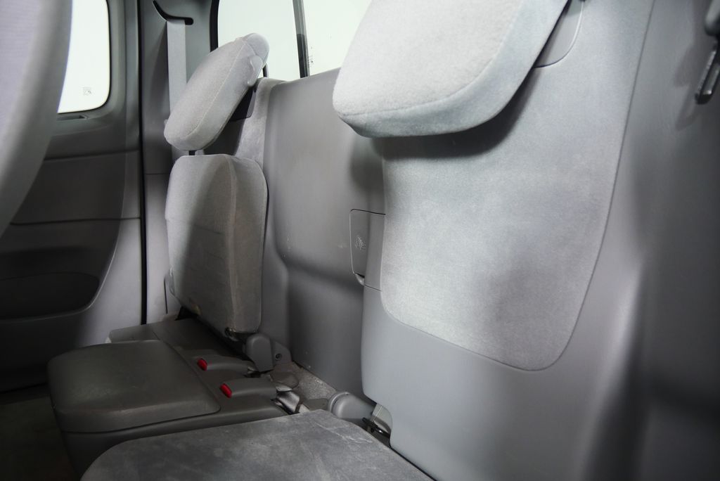 2011 Toyota Tacoma  16