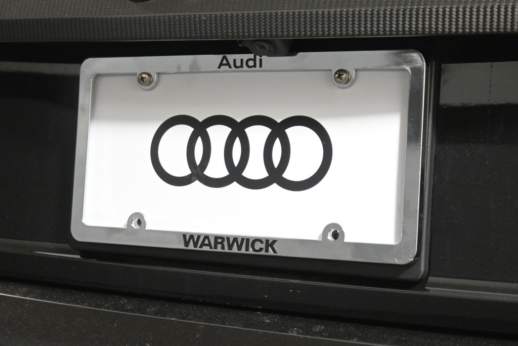 Thumbnail: 2024 Audi RS Q8 - 14