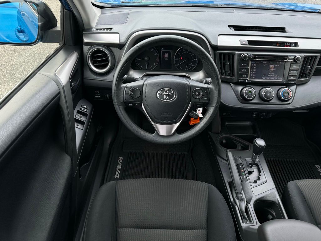 2017 Toyota RAV4 LE 17