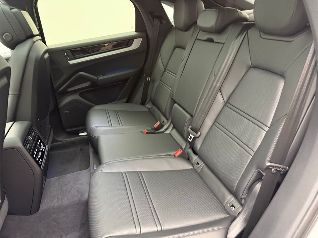 Thumbnail: 2026 Porsche  - 25