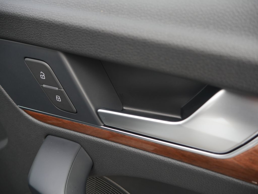 Thumbnail: 2022 Audi Q5 - 30