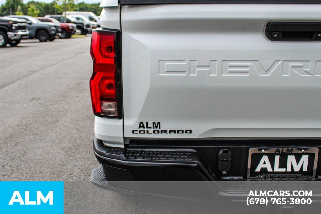Used 2023 White Chevrolet Z71 image 13