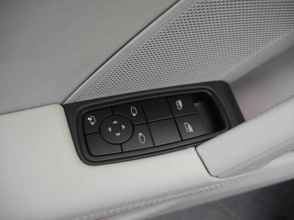 Thumbnail: 2026 Porsche 911 - 16