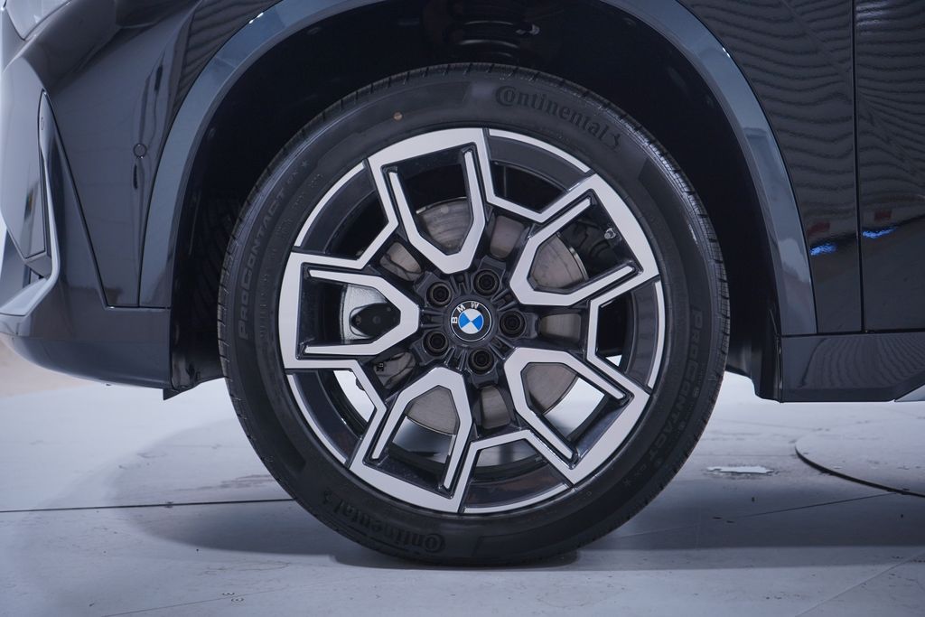 Thumbnail: 2026 BMW X1 - 2