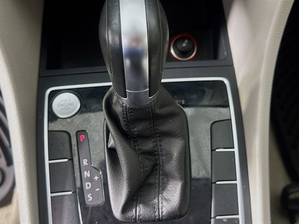 Used Car 2015 Volkswagen Passat  1.8t Limited Edition For Sale Under $10,000 In Austin, Texas