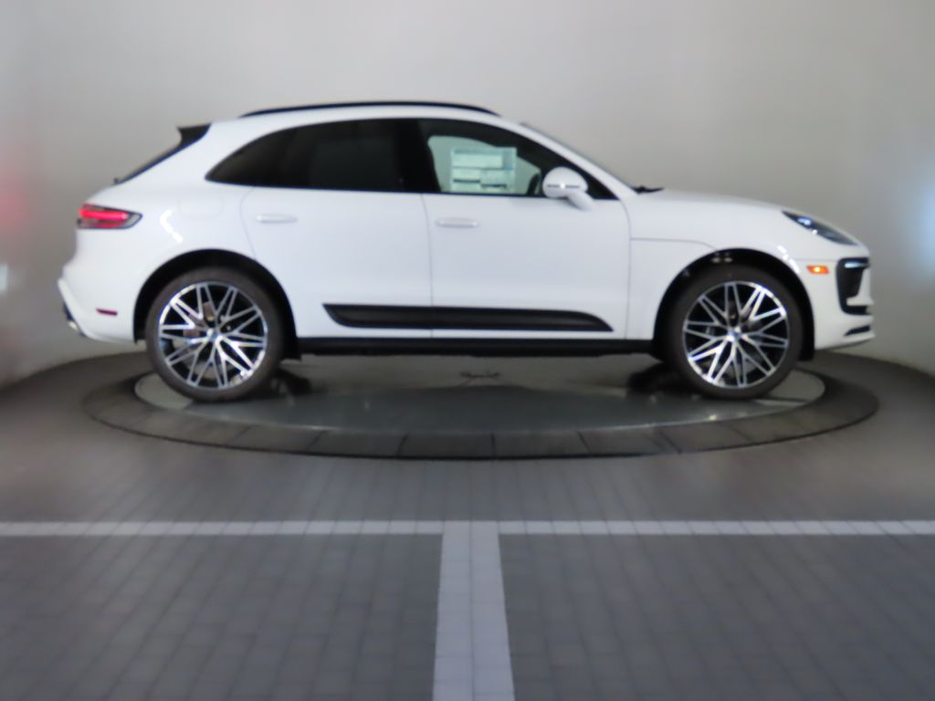 2024 Porsche Macan  6