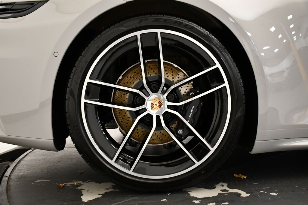 2026 Porsche 911 - Photo 18