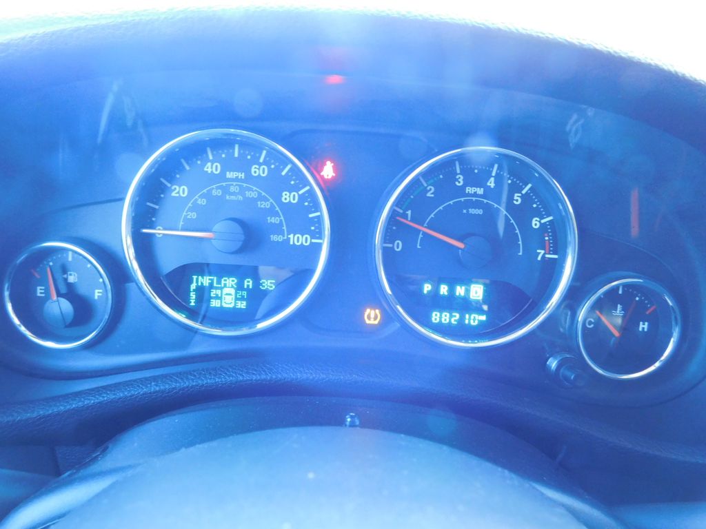 Thumbnail: 2015 Jeep Wrangler - 10